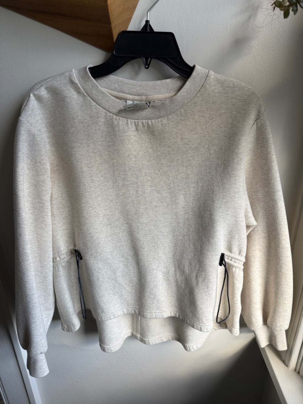 Varley Cream Crewneck Sweatshirt with Drawstring Hem
